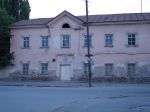 Выглядит вполне заброшенным, но это не так.